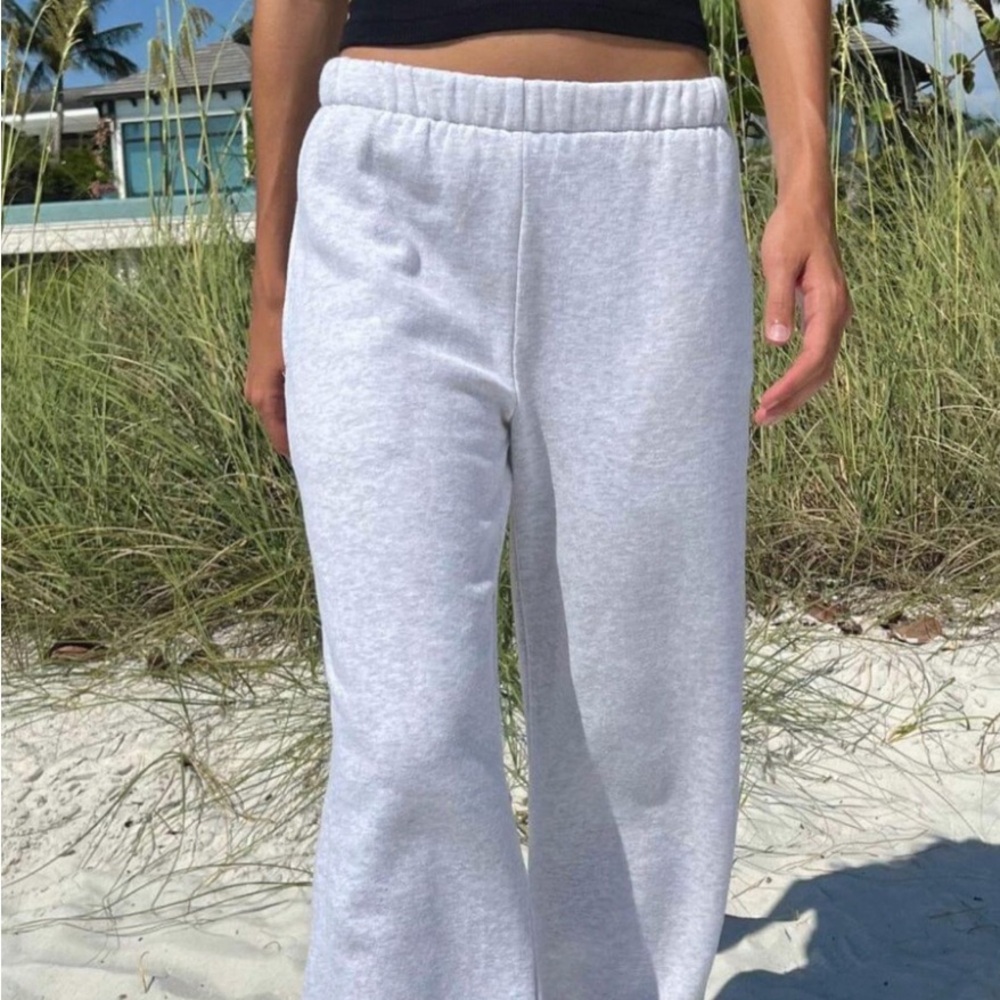 Brandy Melville Rosa Sweatpants in Silver Grey